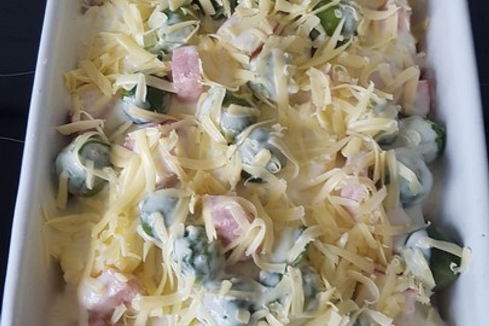 Rosenkohlauflauf mit Kasseler und Blauschimmelkäse