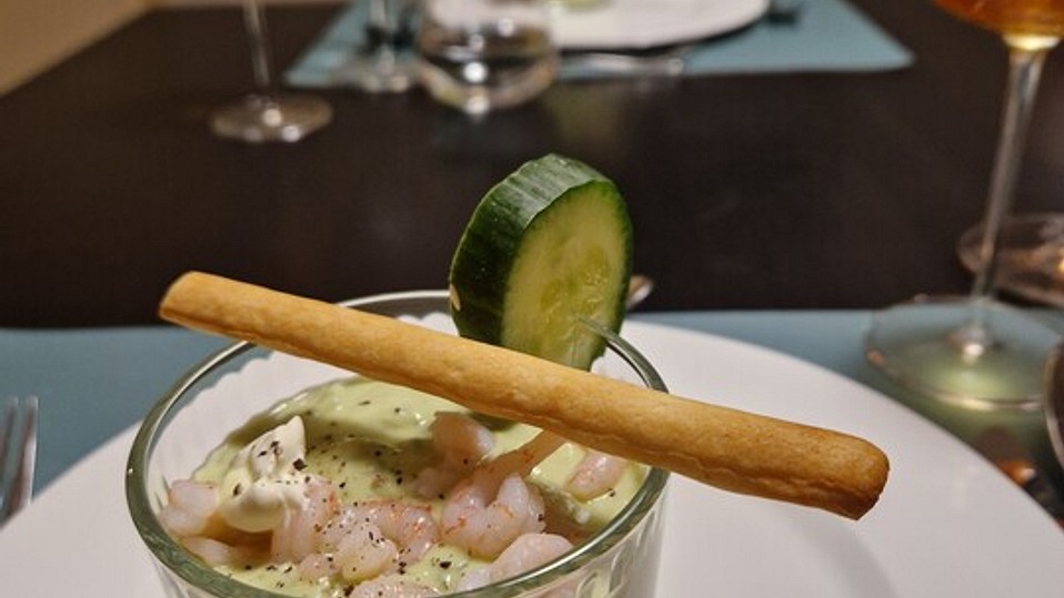 Kalte Avocado - Gurkensuppe mit Krabben von chefkoch