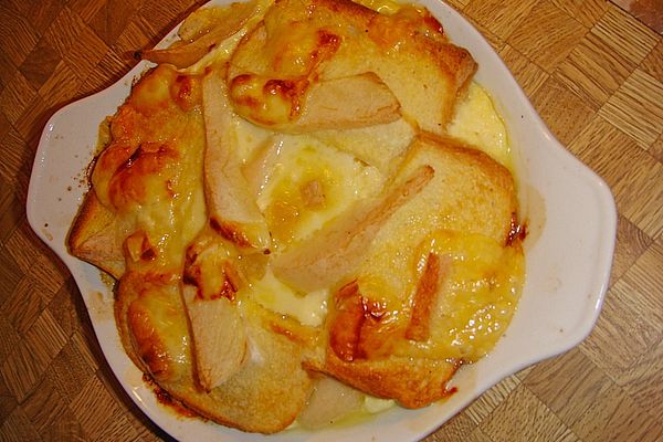Käse - Birnenauflauf mit Toastbrot und Raclettekäse von Happiness ...