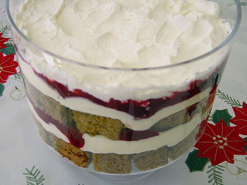Trifle mit Lebkuchen - Lemon Curd Sahne und einer Brombeersauce von ...