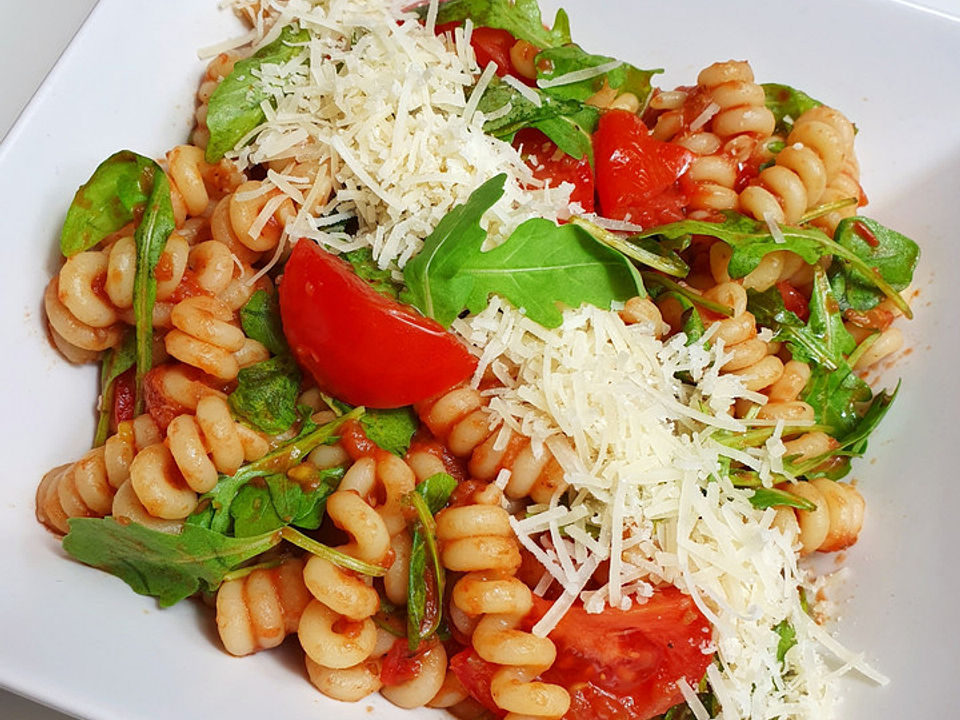 Tagliatelle Mit Huflattich Und Rucola - Rezepte Suchen