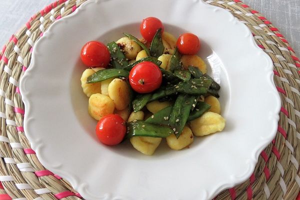 Gebratene Kaiserschoten und Cherrytomaten von jienniasy | Chefkoch