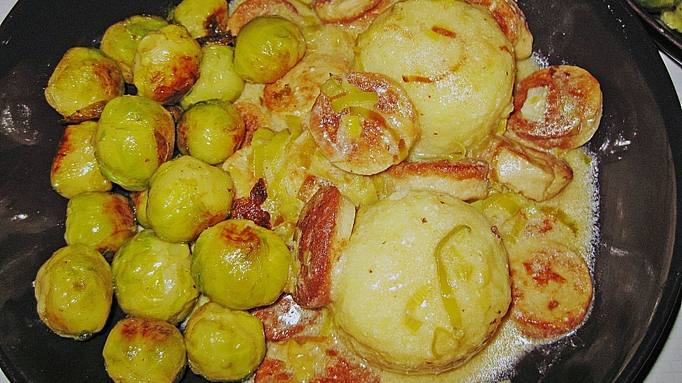 Knödelpfanne mit Würstchen von plumbum