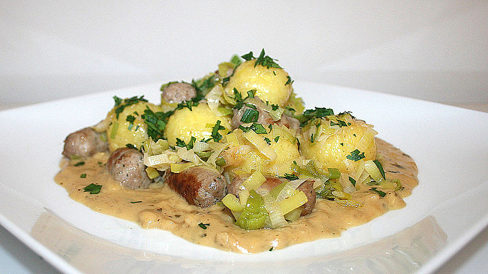 Knödelpfanne mit Würstchen von plumbum Knödelpfanne mit Würstchen von plumbum