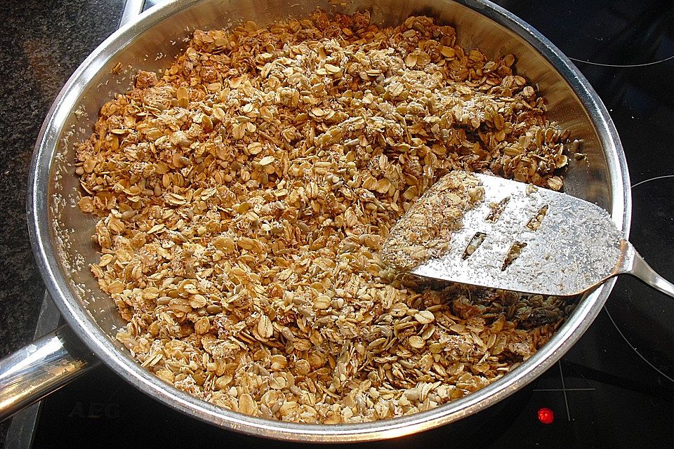 Selbstgemachtes Knuspermüsli