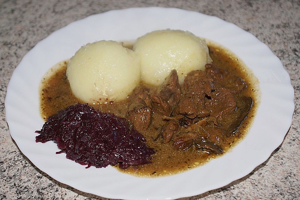 Rehgulasch mit Pilzen