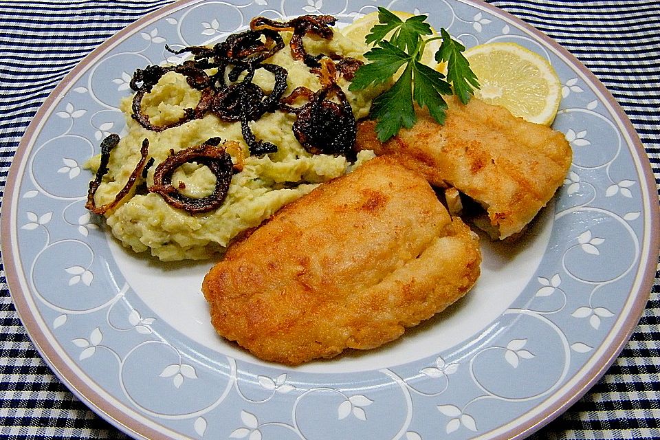 Kartoffel-Rosenkohl Püree mit Backfisch