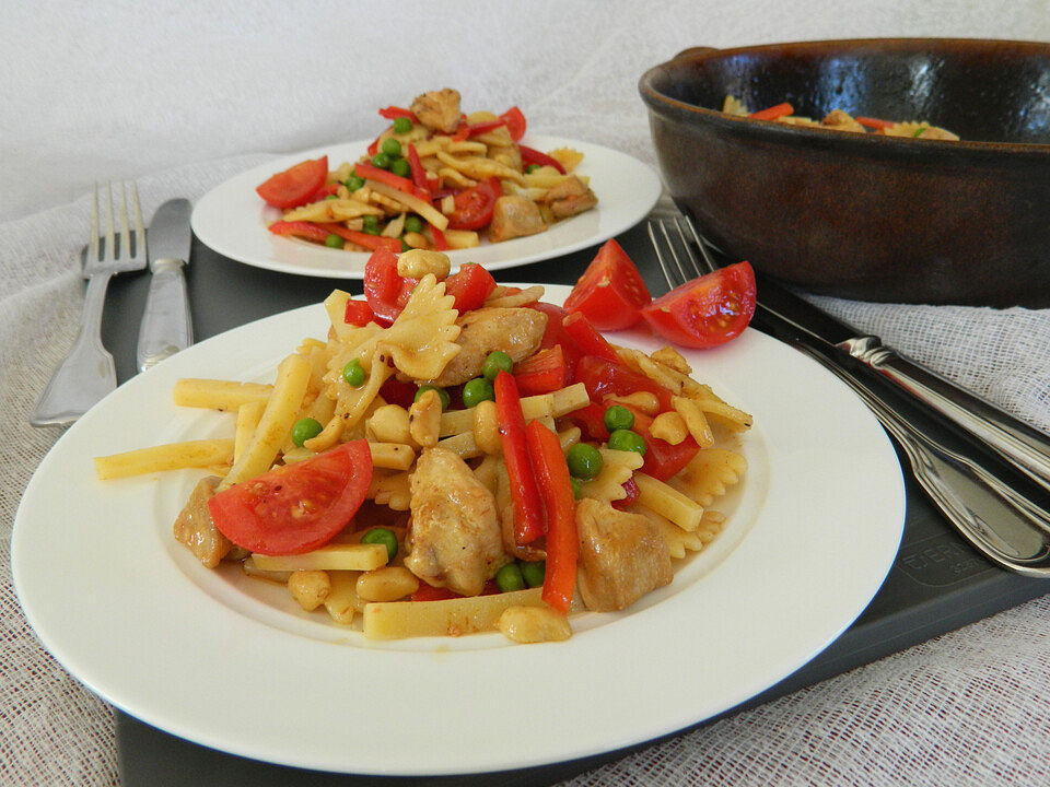 Nudelsalat mit Hähnchenbrust und Erdnüssen von jens66| Chefkoch