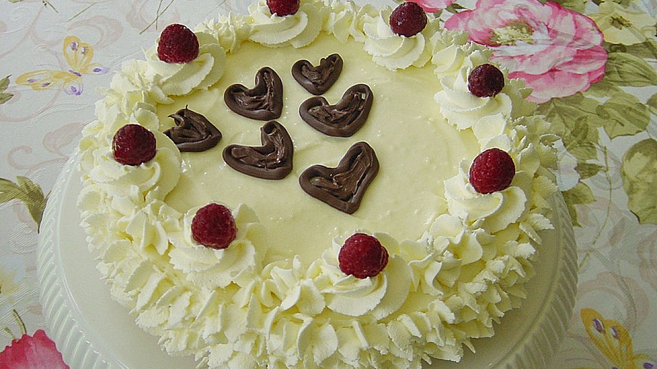 Weiße Himbeer - Trüffeltorte von adretteclaudette Weiße Himbeer - Trüffeltorte von adretteclaudette