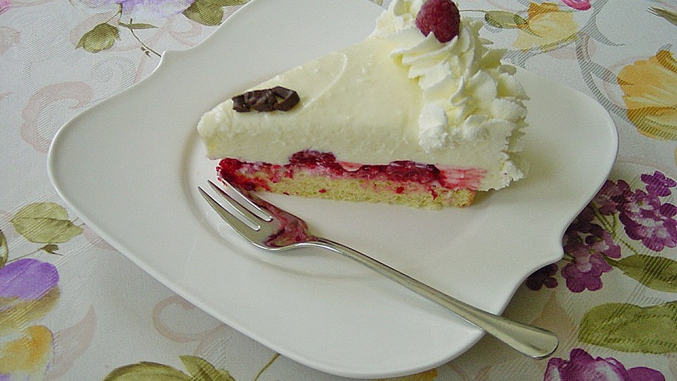 Weiße Himbeer - Trüffeltorte von adretteclaudette Weiße Himbeer - Trüffeltorte von adretteclaudette