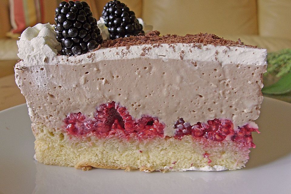 Weiße Himbeer - Trüffeltorte