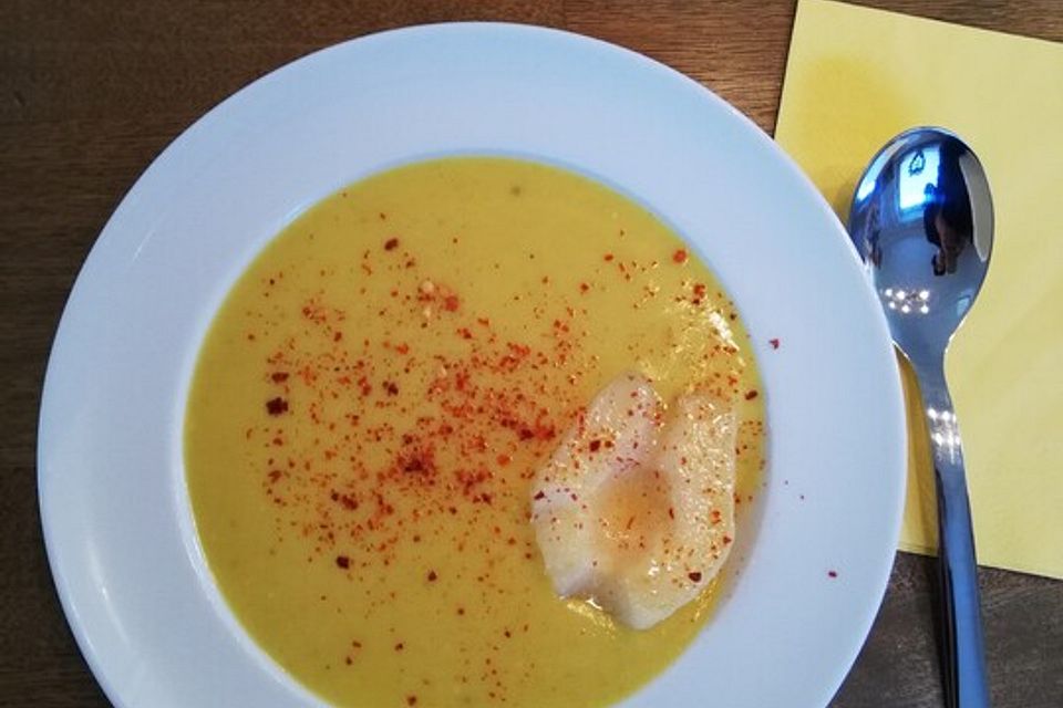 Pastinaken-Birnensuppe mit Curry