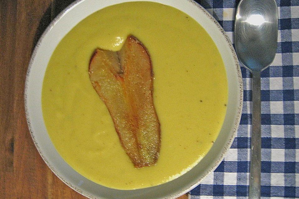 Pastinaken-Birnensuppe mit Curry