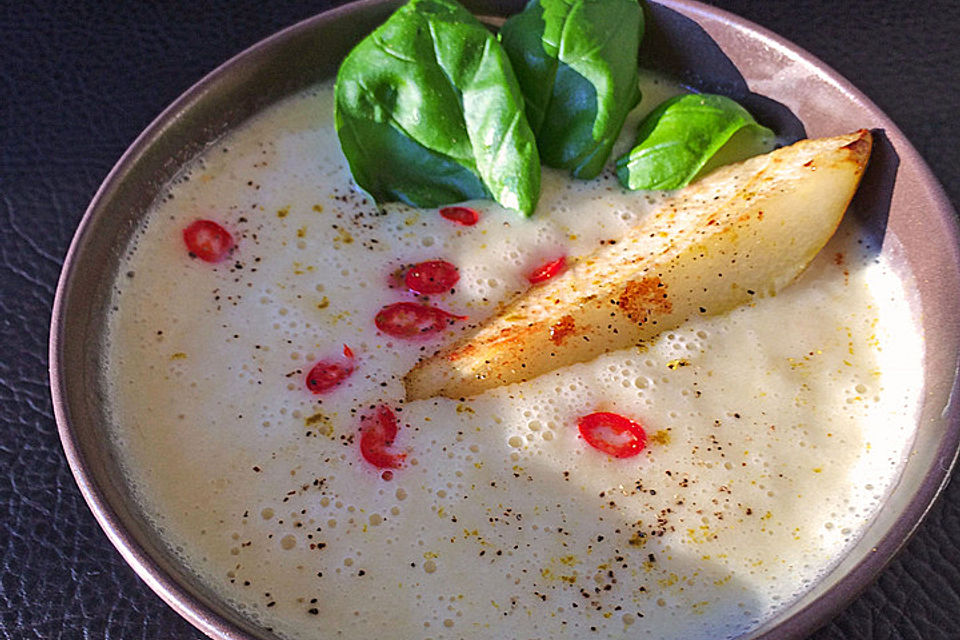 Pastinaken-Birnensuppe mit Curry