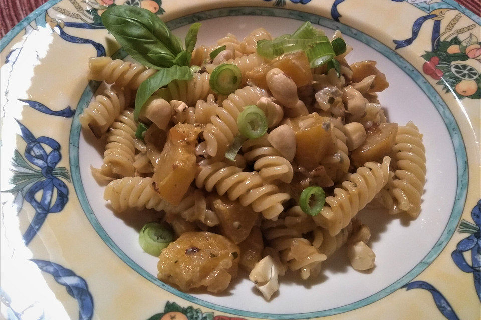 Kürbissauce mit Gorgonzola und Cashewkernen