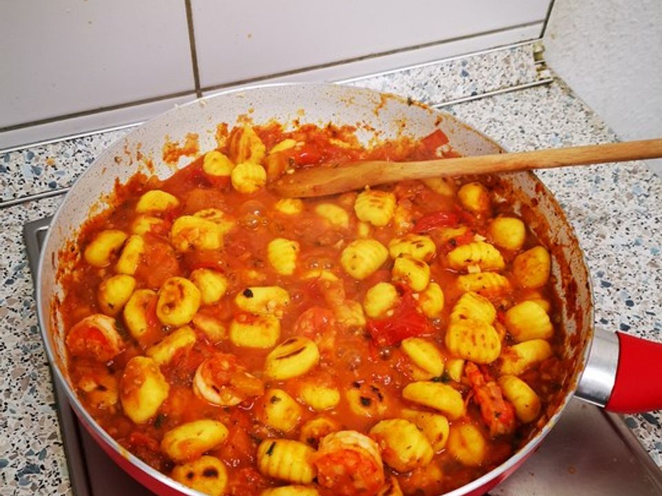 Gnocchi an pikanter Garnelen - Tomensauce von PastaDalmatiner| Chefkoch