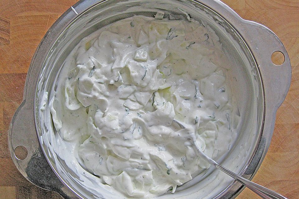 Tzatziki mit Gurke und Fenchel