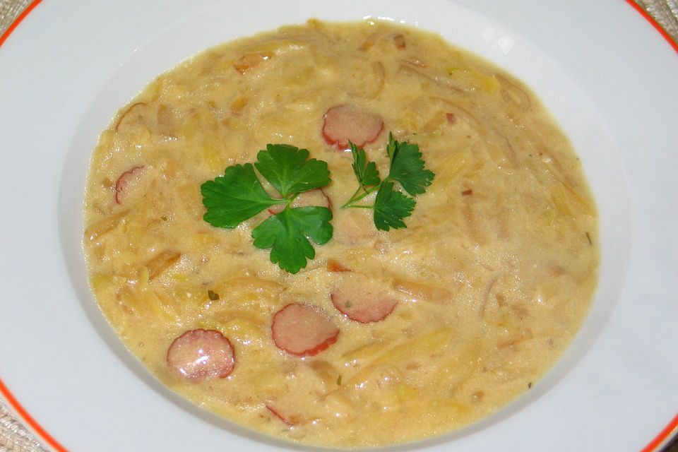 Zwiebelsuppe mit Cabanossi