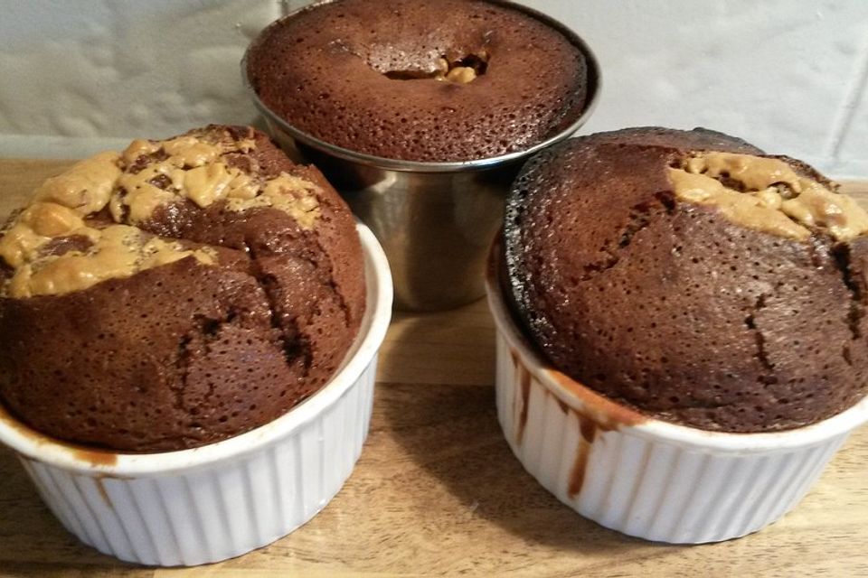 Schokoladen - Muffins mit Erdnussbutterkern