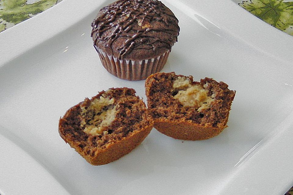 Schokoladen - Muffins mit Erdnussbutterkern