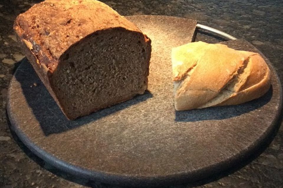 Dinkelvollkornbrot mit Roggensauerteig Dinkelvollkornbrot mit Roggensauerteig