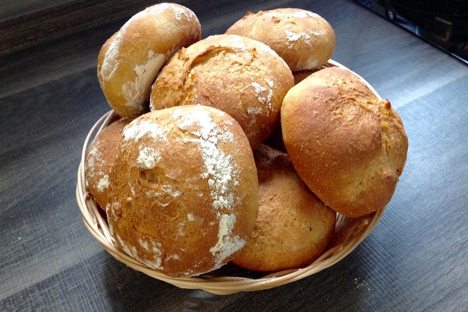 Kartoffel - Rosenbrötchen mit Dinkel