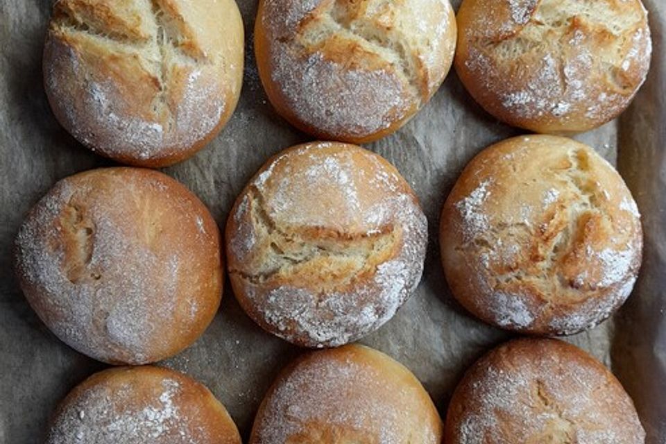 Kartoffel - Rosenbrötchen mit Dinkel