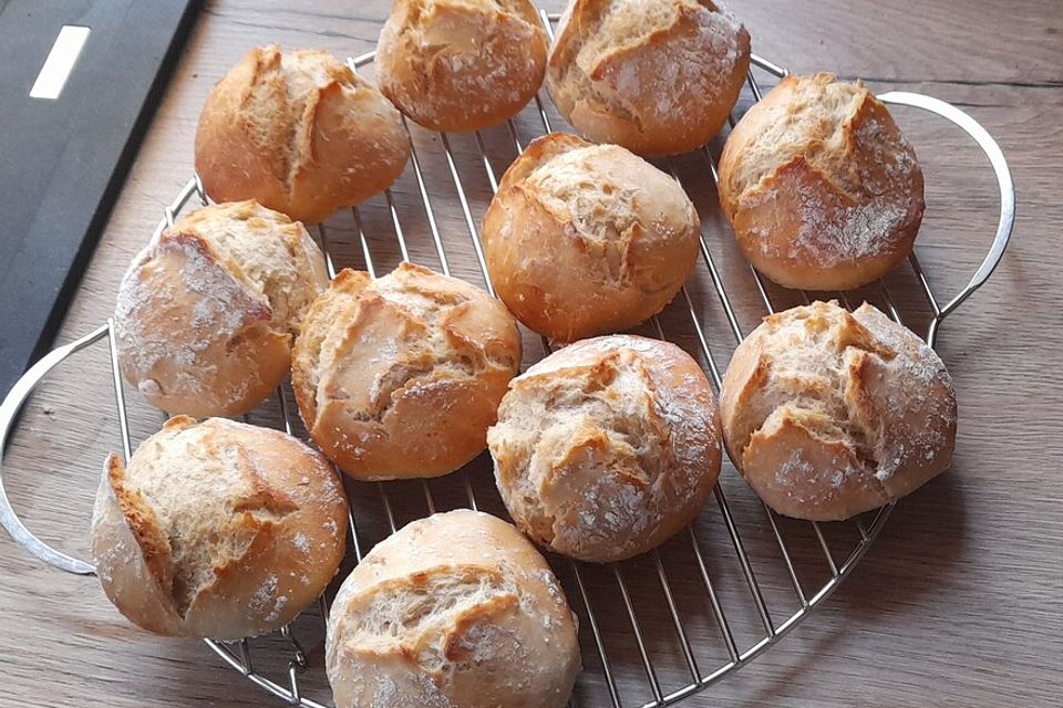 Kartoffel - Rosenbrötchen mit Dinkel