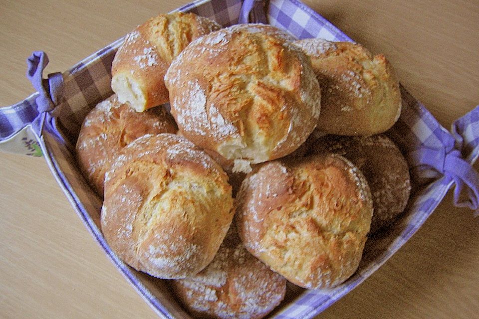 Kartoffel - Rosenbrötchen mit Dinkel