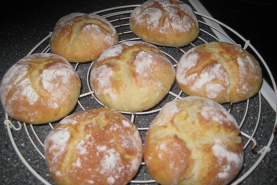 Kartoffel - Rosenbrötchen mit Dinkel