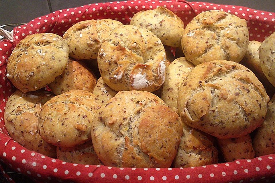 Kartoffel - Rosenbrötchen mit Dinkel