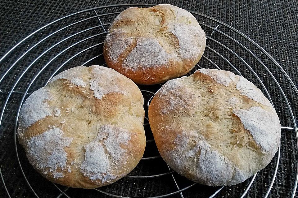 Kartoffel - Rosenbrötchen mit Dinkel