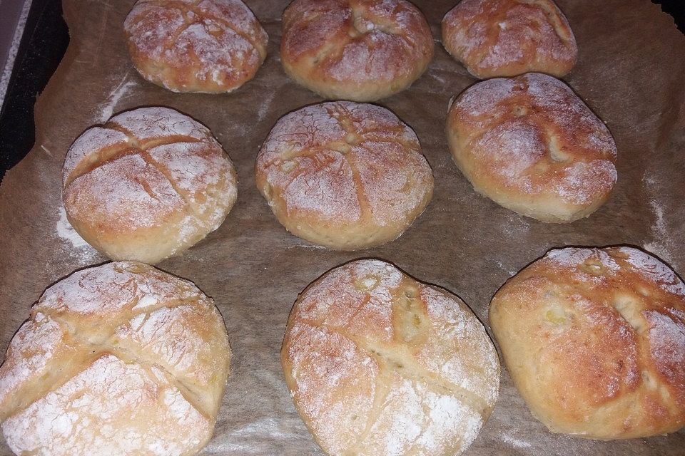 Kartoffel - Rosenbrötchen mit Dinkel