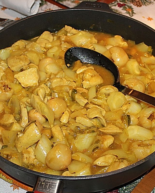 Ananas - Hühner - Curry mit Chicoree und Lychees