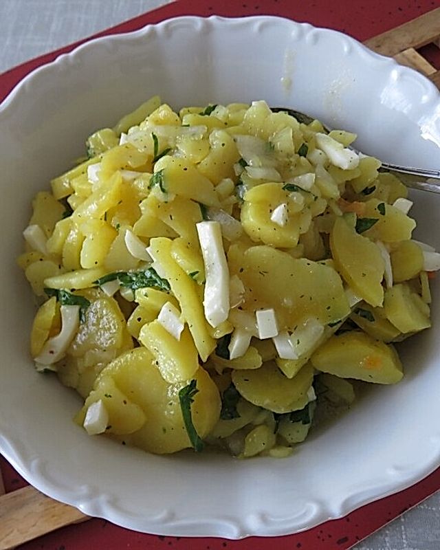Kartoffelsalat mit Eier Kräuter Sauce