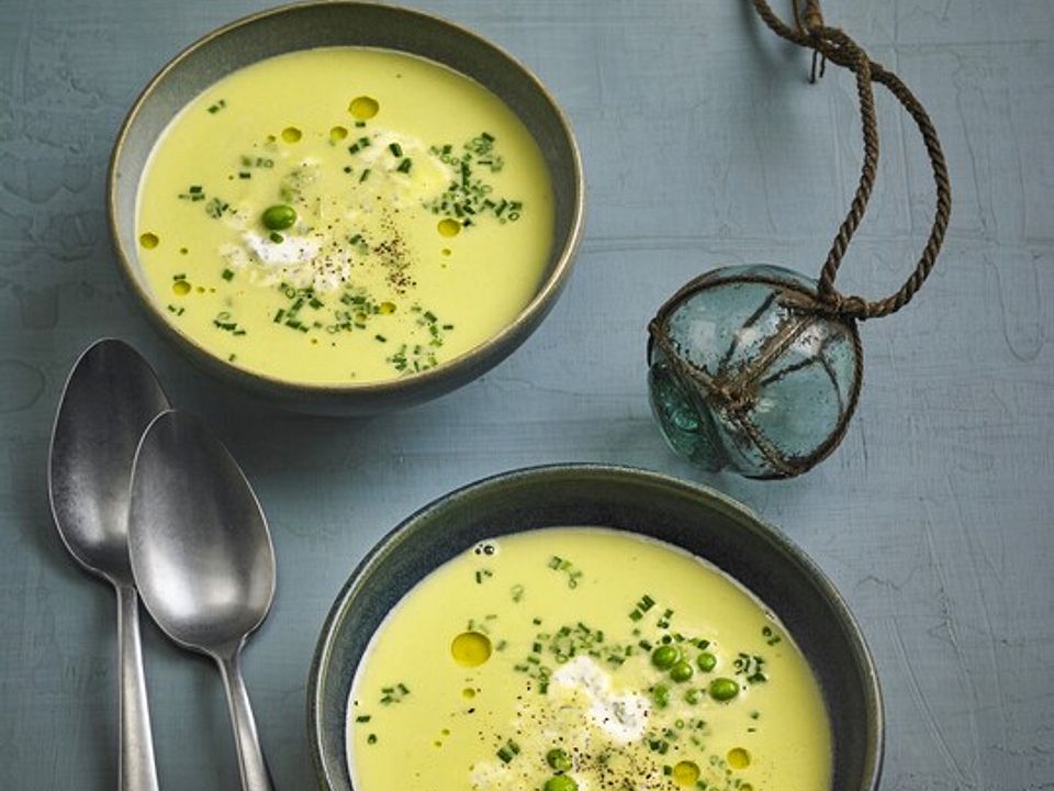 Feine Erbsensuppe mit Minzeschmand von inwong| Chefkoch