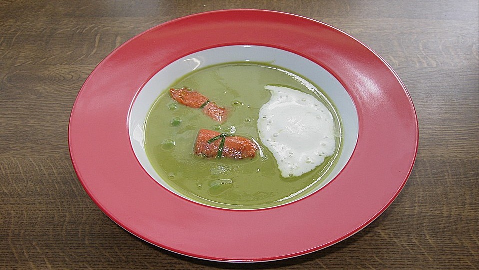 Feine Erbsensuppe mit Minzeschmand von inwong