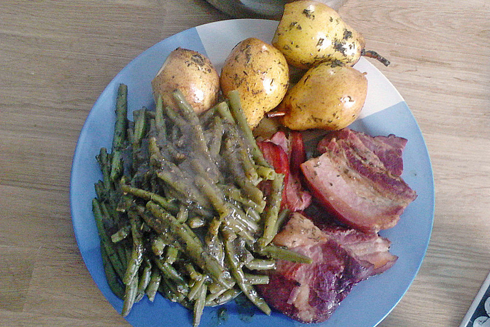 Birnen, Bohnen und Speck mit Bouillon - Kartoffeln