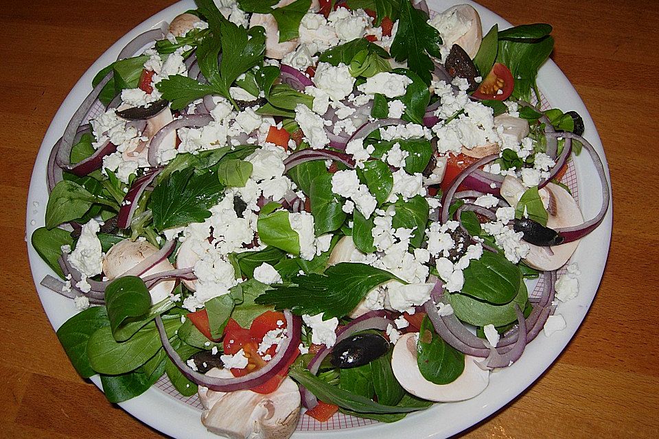 Kreta Feldsalat mit Schafskäse