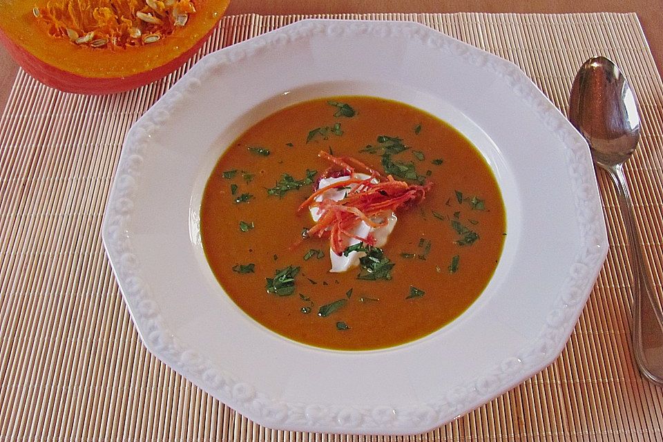 Kürbis - Kokos - Suppe mit asiatischer Orangennote