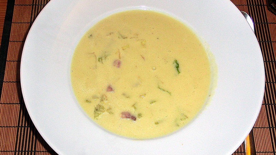 Wirsingsuppe mit Currysahne von eba007 Wirsingsuppe mit Currysahne von eba007