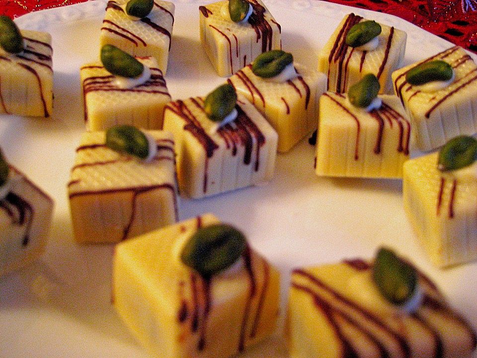 Pistazienmarzipan - Weihnachtskirsch - Pralinen von musencus| Chefkoch