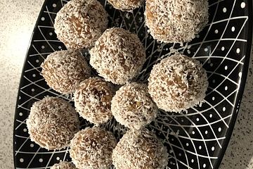 Dattelkugeln mit Kokos
