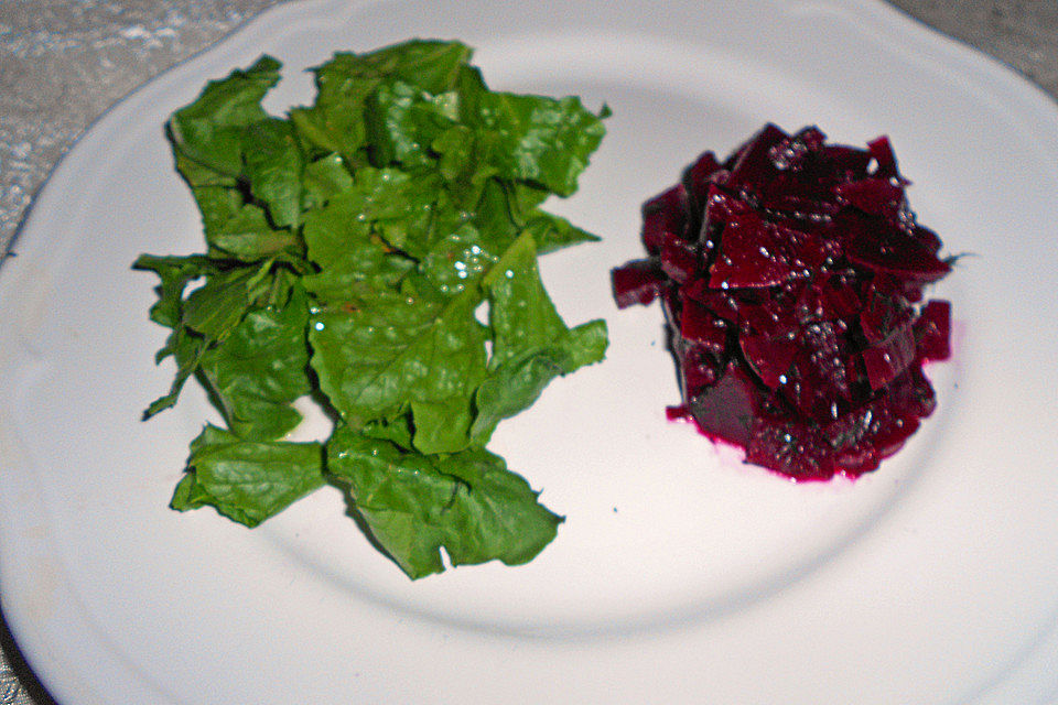 Tatar von Rote Bete mit Feldsalat