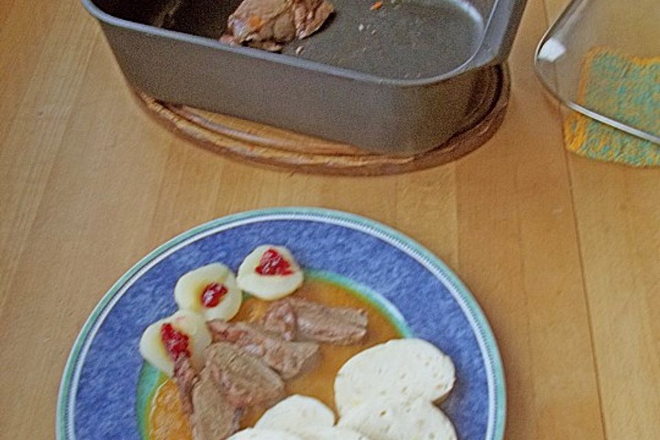 Wilschweinbraten mit böhmischen Knödeln