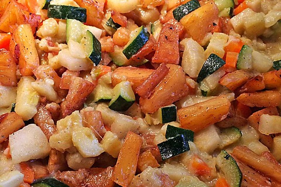 Süßkartoffelcurry mit karamellisierter Ananas