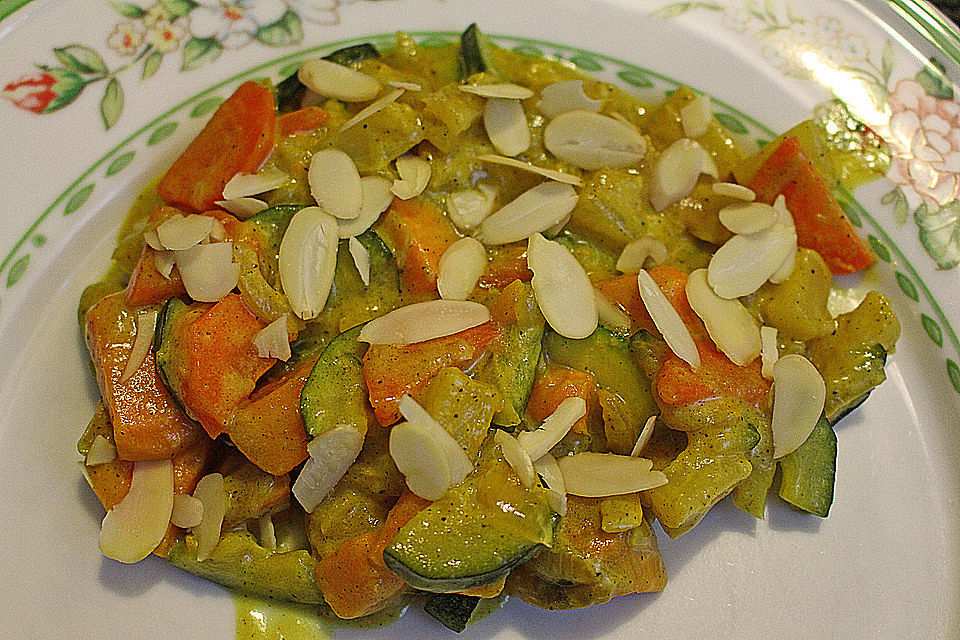 Süßkartoffelcurry mit karamellisierter Ananas