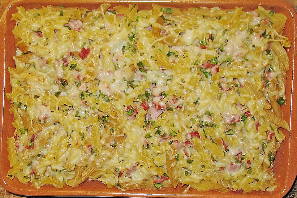 Bärlauch - Schinkennudeln mit Käse überbacken