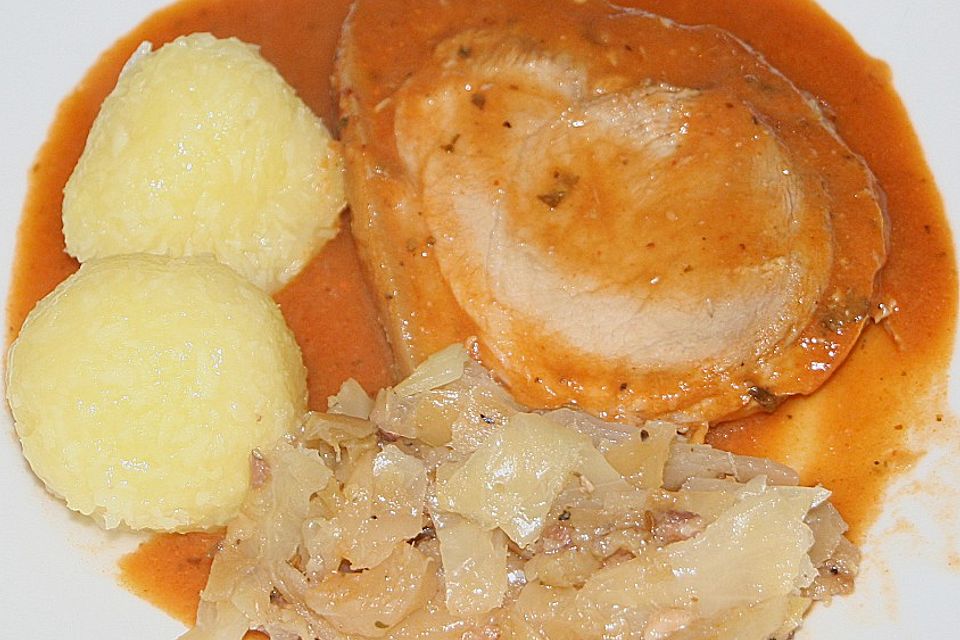 Spanferkel - Rollbraten mit Biersoße und Klößen