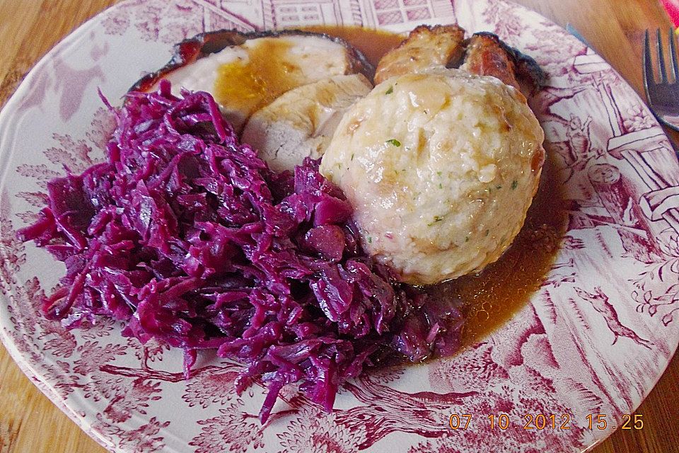 Spanferkel - Rollbraten mit Biersoße und Klößen